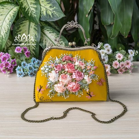 お花手刺繍パーティーバッグ