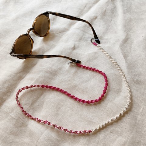 NejiNeji Mask＆Glasses Strap　<ホワイト×ショッキングピンク>