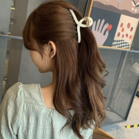 アイボリー　バンスクリップ　ヘアクリップ　バレッタ　韓国ファッション　上品　オフホワイト