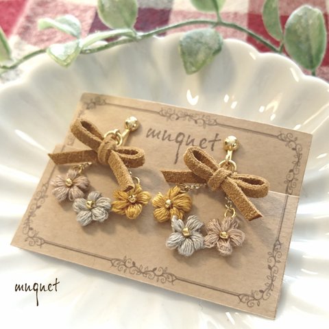 刺繍糸の小さなお花のピアス＆イヤリング