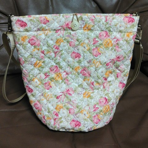 花柄キルティングのバケツBag