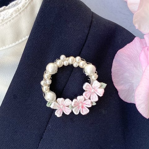 春まち桜×コットンパール　フォーマルブローチ𖤣入園式から卒業式まで華を添える𖤣つまみ細工