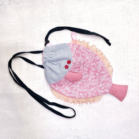 ショルダーバッグ 🅰️ ヒラメ　巾着ポーチ　魚バッグ　釣りガール