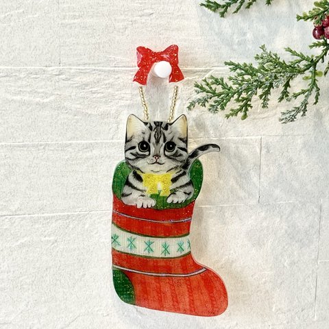 靴下に子猫＊　　アメリカンショー トヘア  猫　子猫　クリスマス　インテリア　壁飾り　プラ板　レジン　サンタ　靴下