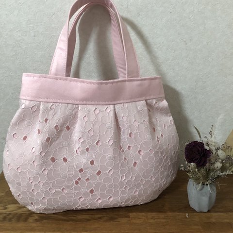 トートバック　刺繍生地　桜　パステルカラー　ピンク色　春　母の日　プレゼント　ギフト