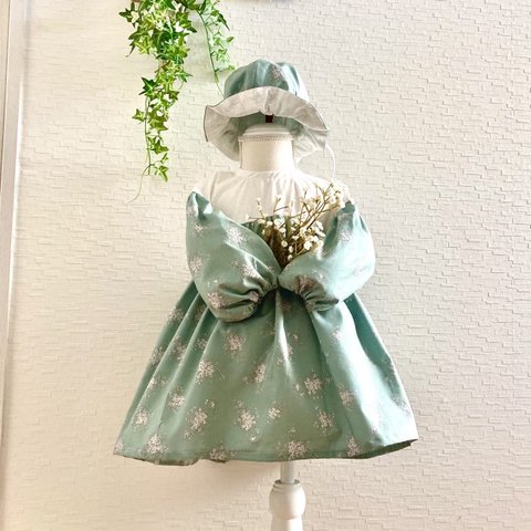 ベビーちゃんセットアップぽわん袖のワンピース&チューリップ帽子くすみグリーンと白い小花