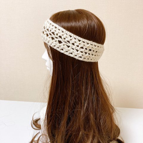 ヘアバンド　ホワイト　手編み　ハンドメイド　透かし模様　レース調　ヘッドドレス　1年中　オールシーズン　ゆったり　おしゃれ　ニット　カチューシャ　レーシー　こなれ感　春　夏　秋　冬　プレゼント　素敵