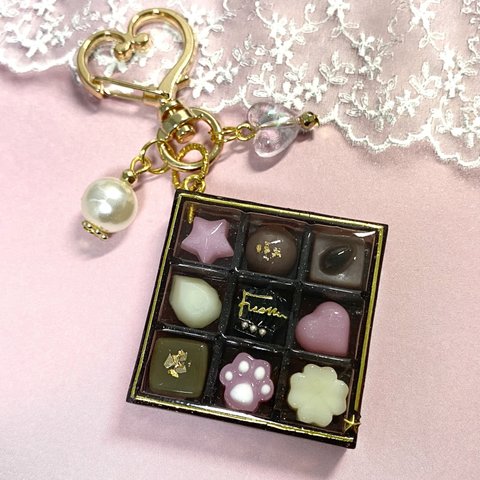 ミニチュアチョコレートBOX レジンキーホルダー