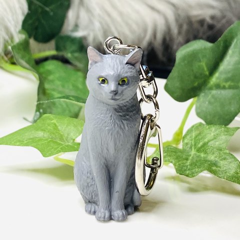 グレーの猫さんキーホルダー 猫のキーホルダー バックチャーム ロシアンブルー 