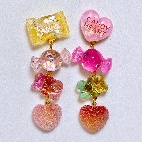 【くまさんスイーツ】 グミとキャンディのPOPなお菓子 ピアス