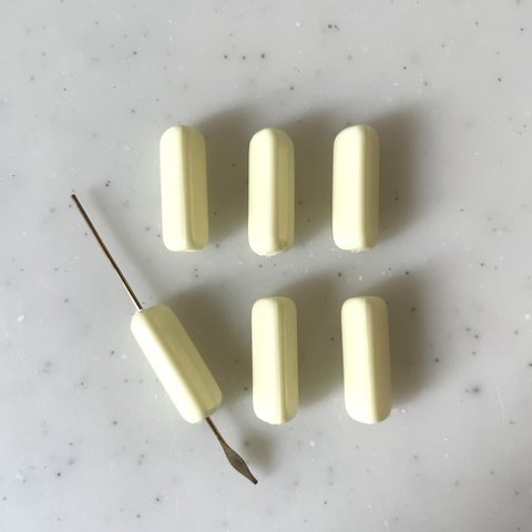 Vintage Cream Yellow Triangular Prism Beads