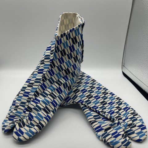 デザイン足袋　１５番　矢絣　青