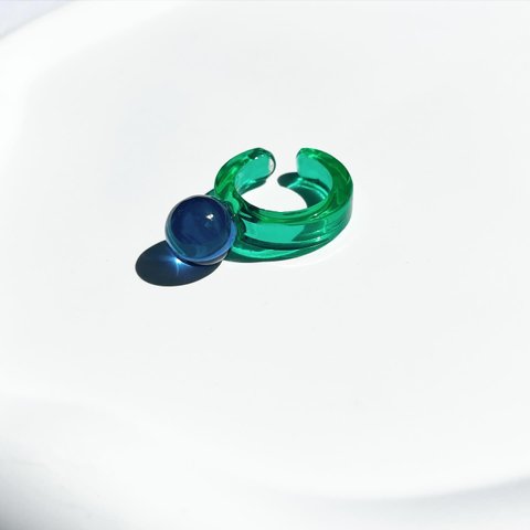 KINOMI( Royal peacock/ロイヤルピーコック) mini earcuff//イヤーカフ　レジン