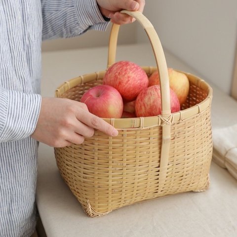 白い竹　織竹編  手作り　竹の工芸品　竹編成品　収納かご　手持ちバスケット　野菜バスケット