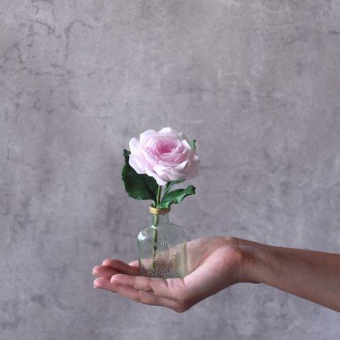 ◆粘土のお花◆　薔薇　一輪　（ライトピンク）B847