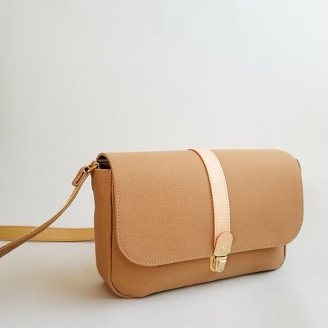 wide pochette/KURASHIki〈camel〉