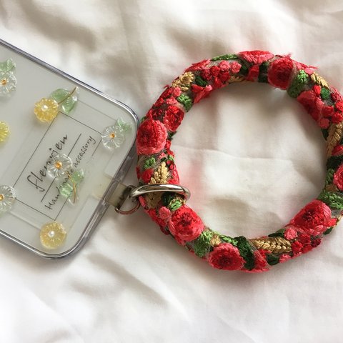 インド刺繍 リボン スマホストラップ ハンドストラップ バラ×レッド