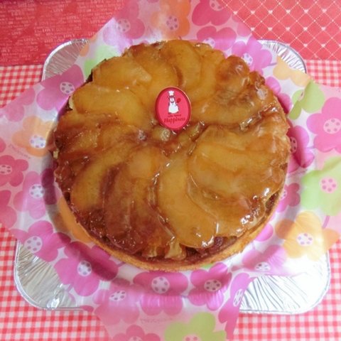 ６号　キャラメルりんごとさつまいものケーキ♪(＾◇＾)