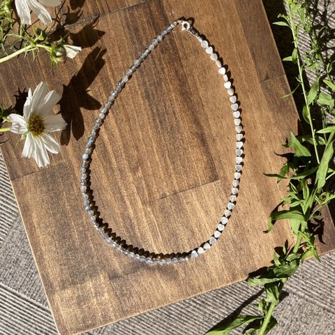 ラブラドライトとハート型ホワイトシェルのネックレス/Labradorite&Whiteshell Karen silver necklace