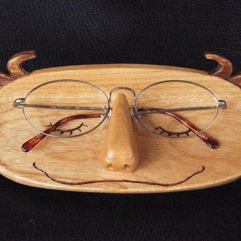 木彫りメガネ置き『メガネ牛』