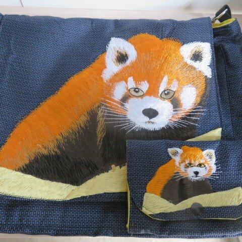 横振刺繡でレッサーパンダ