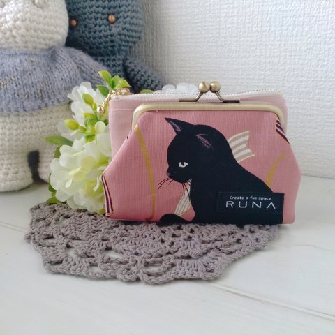 《pink-Ｂ》黒猫とリボンのがま口２つ折り財布