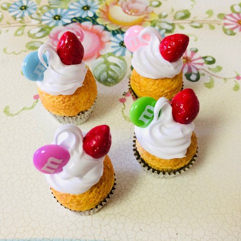 【デコパーツ】カップケーキ4個セット