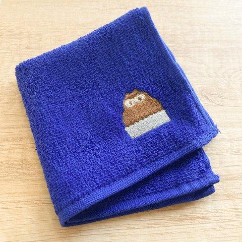 たぬきケーキ刺繍入りハンドタオル-青