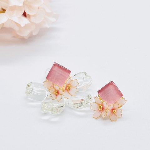 【受注】美濃焼きガラスタイルと桜の一粒ピアス　ピンク　　卒業式入学式にも　イヤリングにも変更可能　