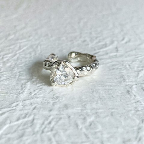 ギラギラ輝く石付きイヤーカフ【Melty/CZ ear cuff(sv)＜heart6mm CZ＞】