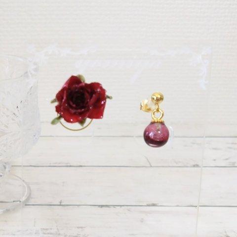 ﾋﾟｱｽ/真紅の薔薇と球体ﾁｬｰﾑのｱｼﾝﾒﾄﾘｰﾃﾞｻﾞｲﾝﾋﾟｱｽ