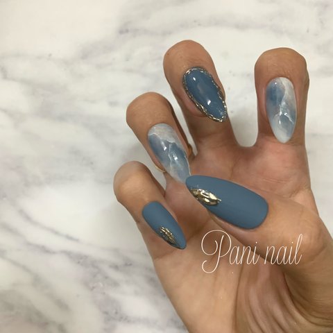 Dusty blue くすみブルー　大理石ネイ　マット加工　ニュアンスネイル　夏ネイル ミラーニュアンス　ミラーネイル　天然石ネイル