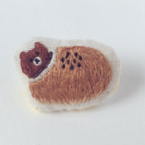 くまあんぱん 刺繍ブローチ