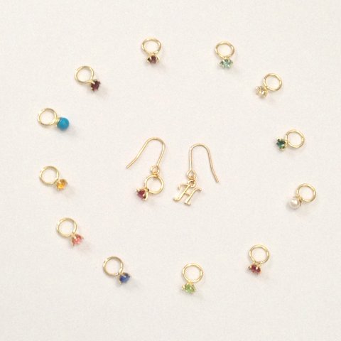 アシンメトリーイニシャルリングピアス