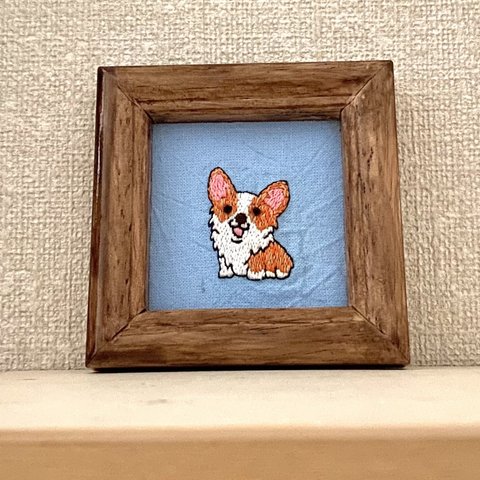 《コーギー》手刺繍  ミニ額