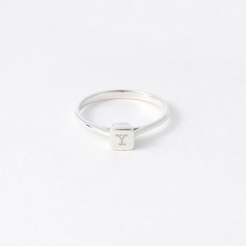 initial ring / silver