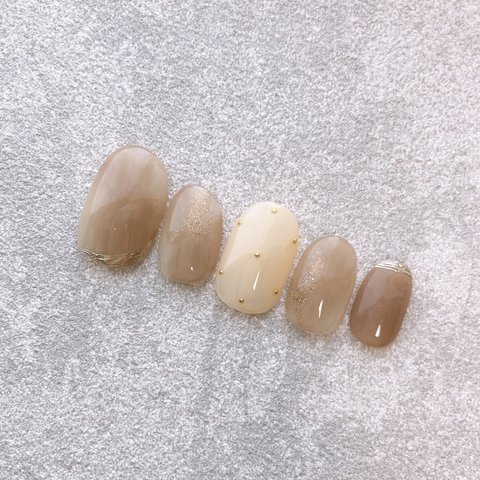 やさしいブラウンニュアンス𓂃𓂃♡  ネイル　ブラウン　茶色　カフェラテ　シンプル　上品　もやもや　可愛い