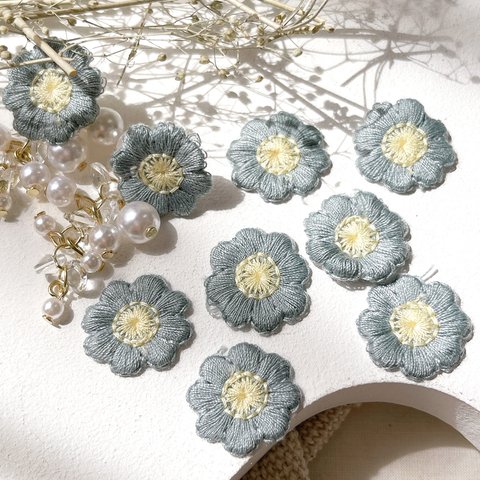 刺繍 フラワー カボション【10個入】 ブルー 布 ワッペン アップリケ  貼り付け キッズ 春 夏 ヘアアクセ ピアス イヤリング ポニーフック 大人可愛い ハンドメイドパーツ o2183-7