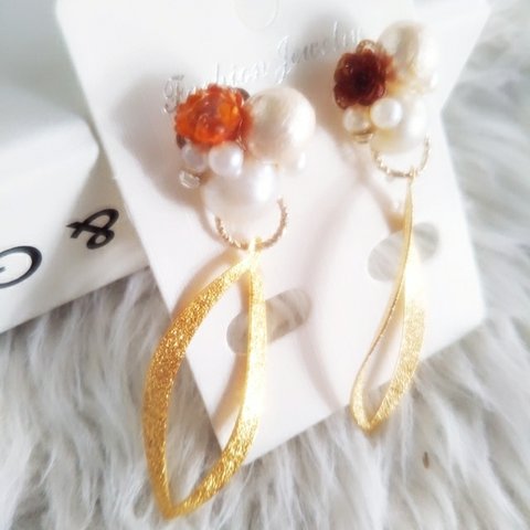 [300円]パールモリモリ/お花とリーフのピアス　イヤリング