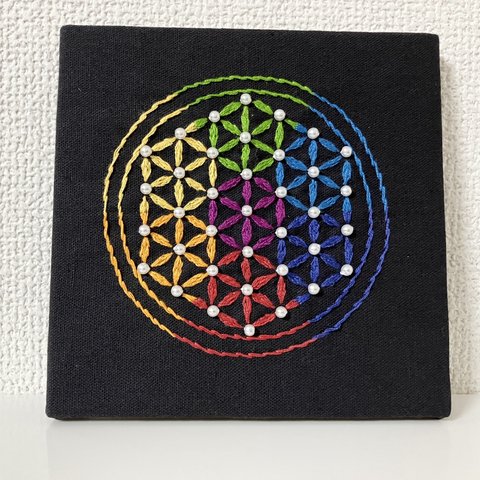 フラワーオブライフ　刺繍のパネル