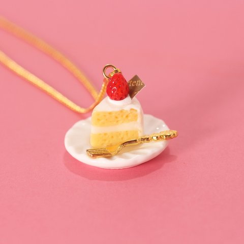 ショートケーキのネックレス