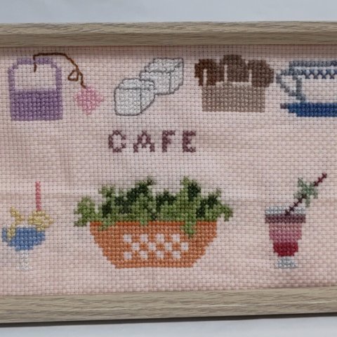 刺繍　クロスステッチ　カフェの風景　ステッチクロス