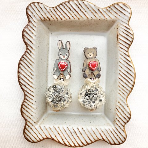 ❤️再販❤️ レトロなうさぎとクマの縫いぐるみピアス　イヤリング　 レトロ　レトロポップ　昭和レトロ