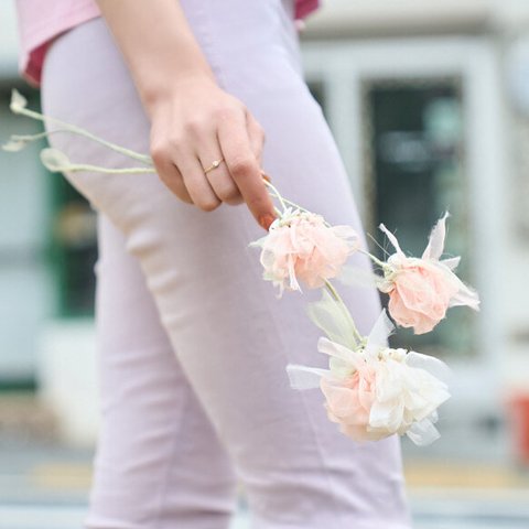 自由に曲げて空間にとける咲き編みの花｜小さいカーネーション｜ホワイト