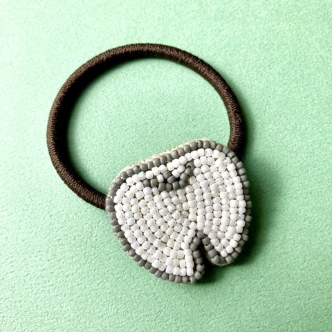 歯のビーズ刺繍ヘアゴム