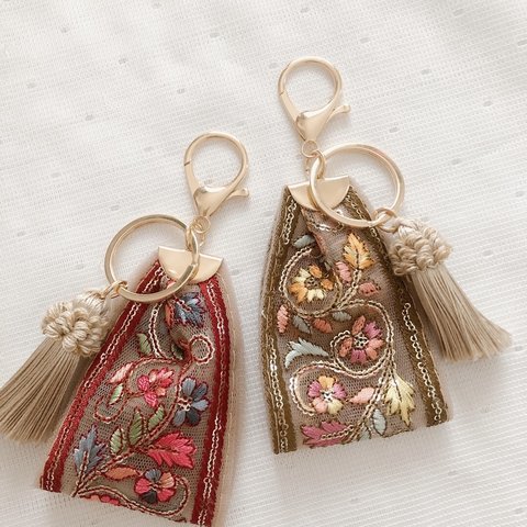 カラフル小花♡刺繍リボンキーホルダー