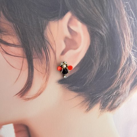 e’che bugs collection mini bee red pearl ピアス/イヤリング