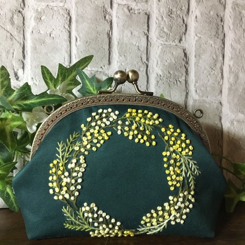 【受注制作】ミモザリース　がま口ポーチ　手刺繍