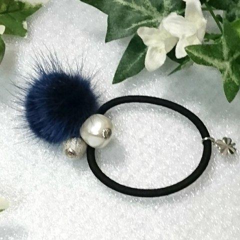 【送料込み】whip❇fur&pearl (navy ) ヘアゴム 