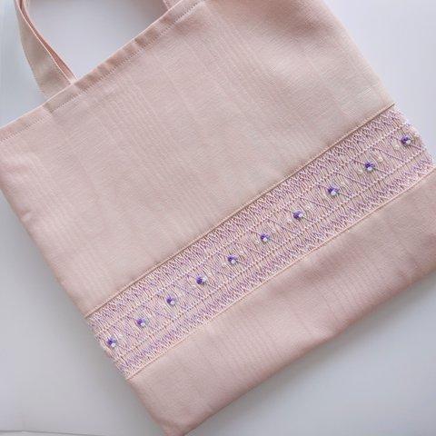 スモッキング刺繍の手さげバック　　バリオンのお花の刺繍　